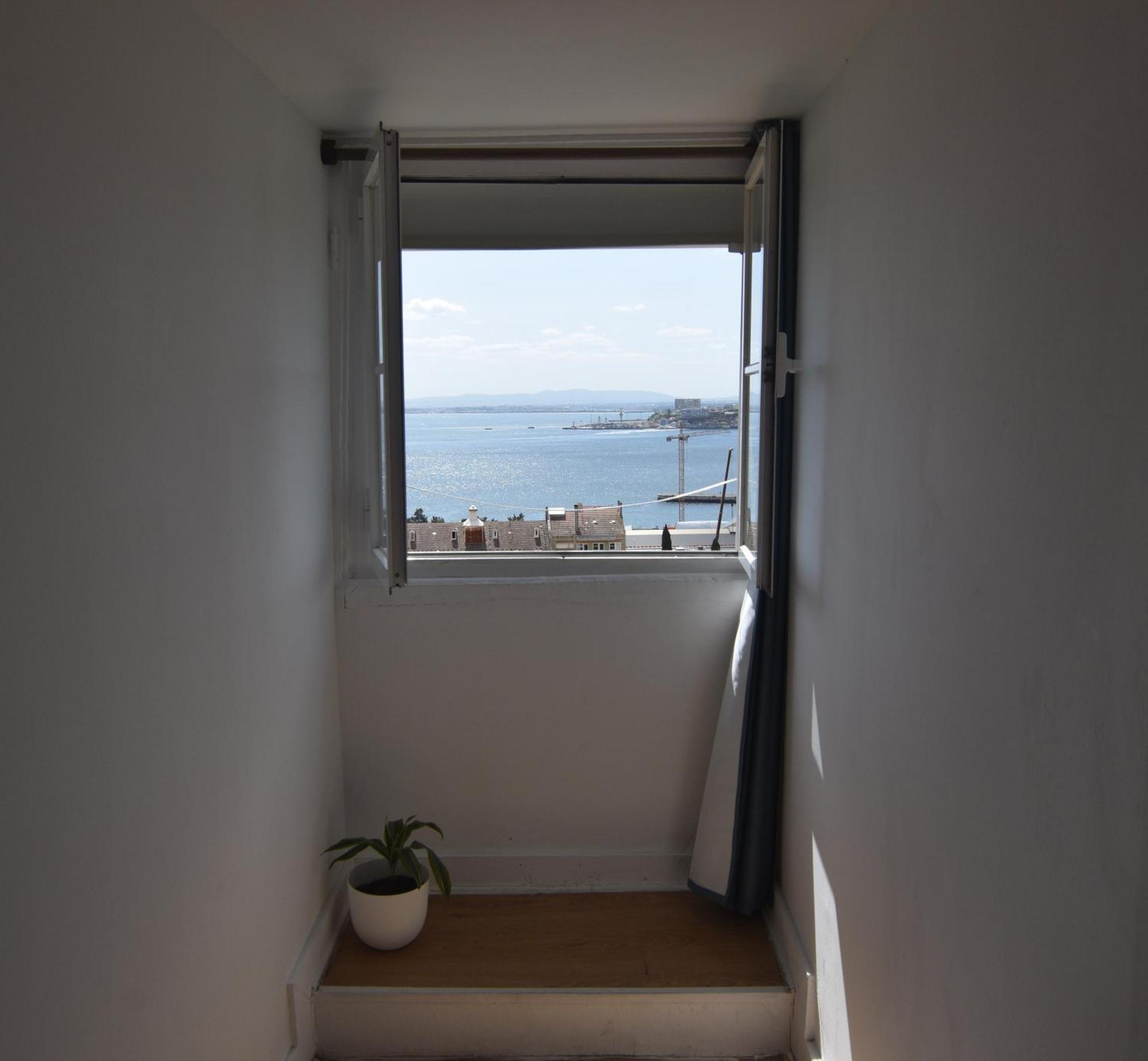 Santos Apartment In Central Lisbon With River View Экстерьер фото