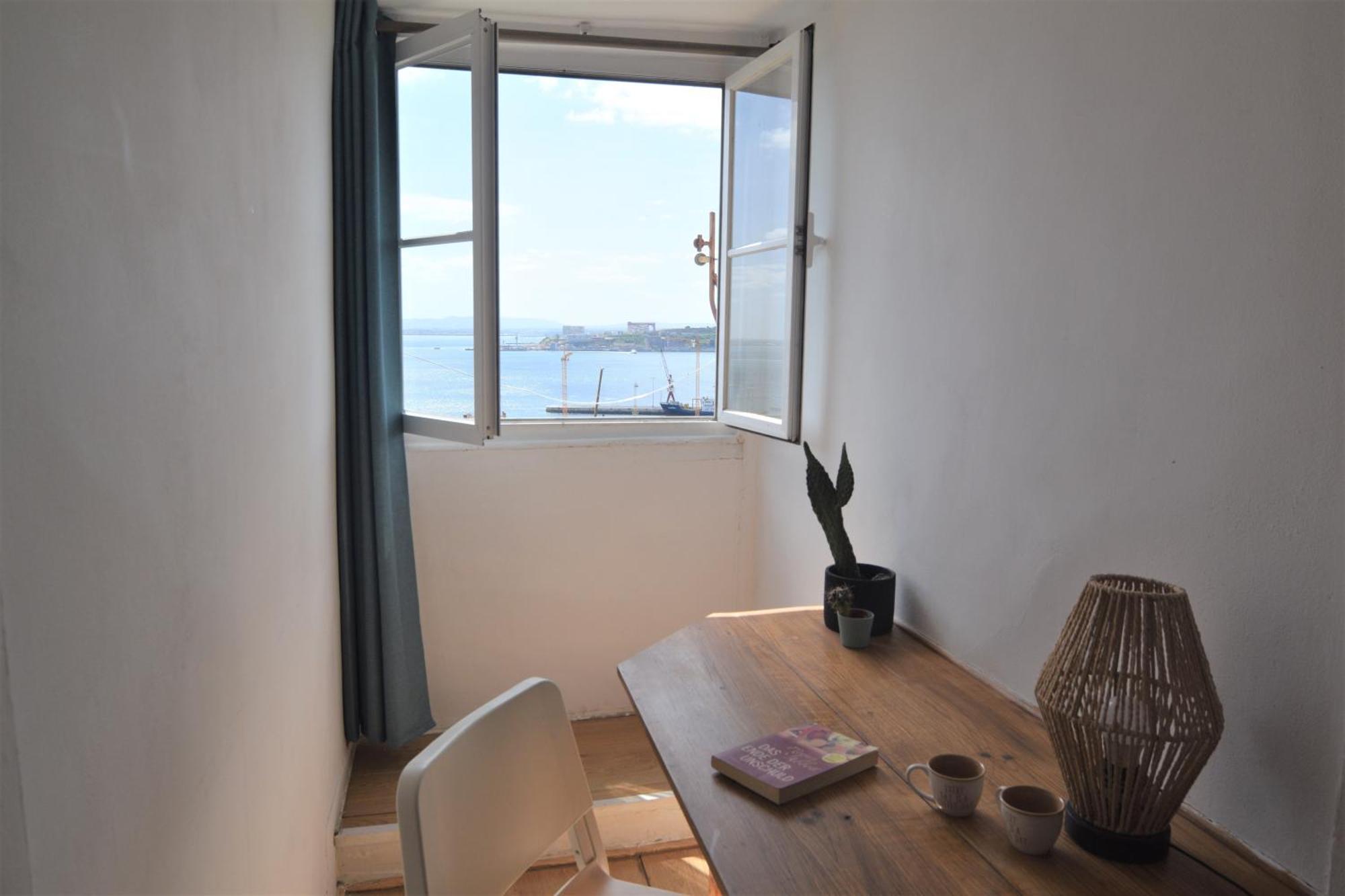 Santos Apartment In Central Lisbon With River View Экстерьер фото