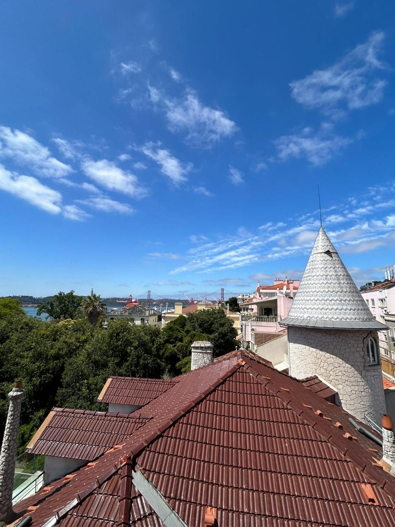 Santos Apartment In Central Lisbon With River View Экстерьер фото